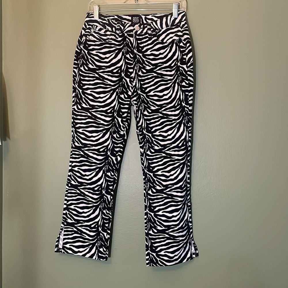 BDG Zebra Print Black White Denim Jeans Side Slit Straight Sz 27 - Picture 4 of 8
